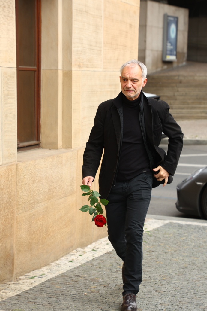 Ivan Trojan se přišel rozloučit s Jiřím Štěpničkou.