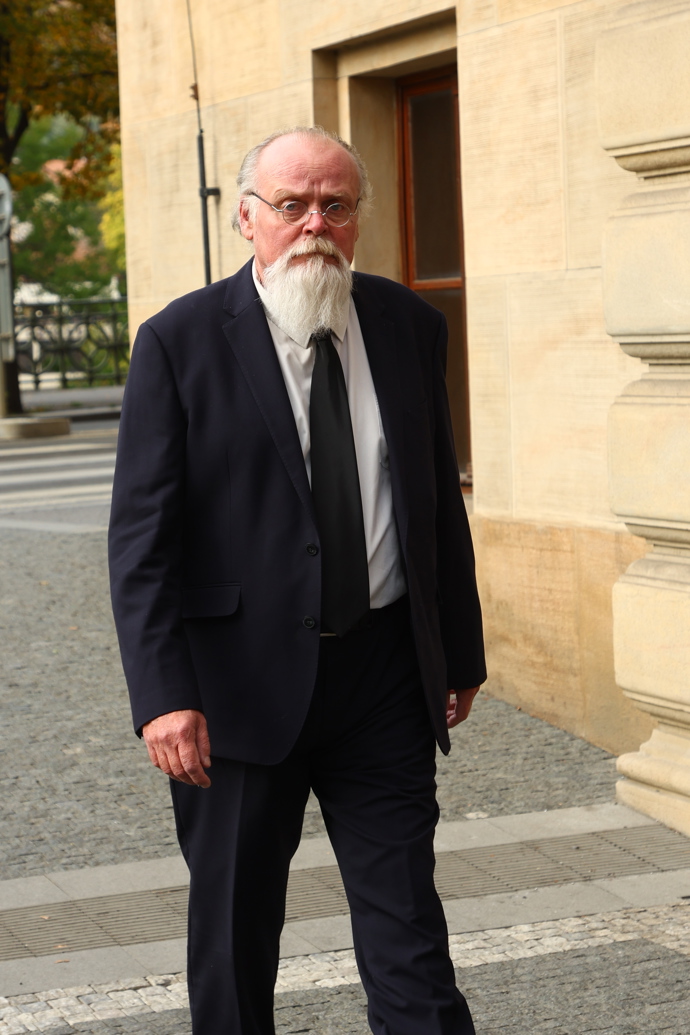 Igor Bareš se přišel rozloučit s Jiřím Štěpničkou.