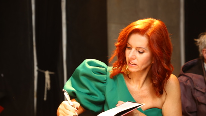 FOTO: Nora Fridrichová podepisovala svou knihu.