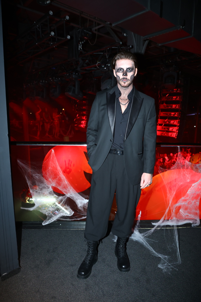 Vémola s Naomi, Beránek s mladou manželkou i hvězdy Love Islandu: Plejáda slavných na Wonderland Halloween