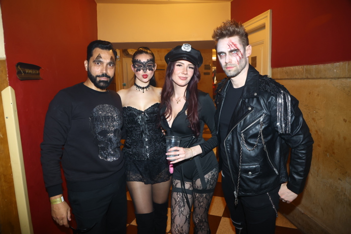 Jack Hamid svůj outfit doplnil výrazným halloweenským make-upem.