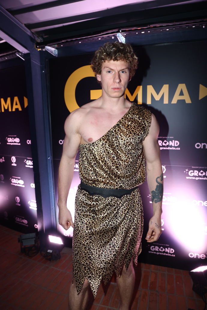 Pavel Tóth alis Spicy Pája si vzal překvapivý outfit na galavečer. 