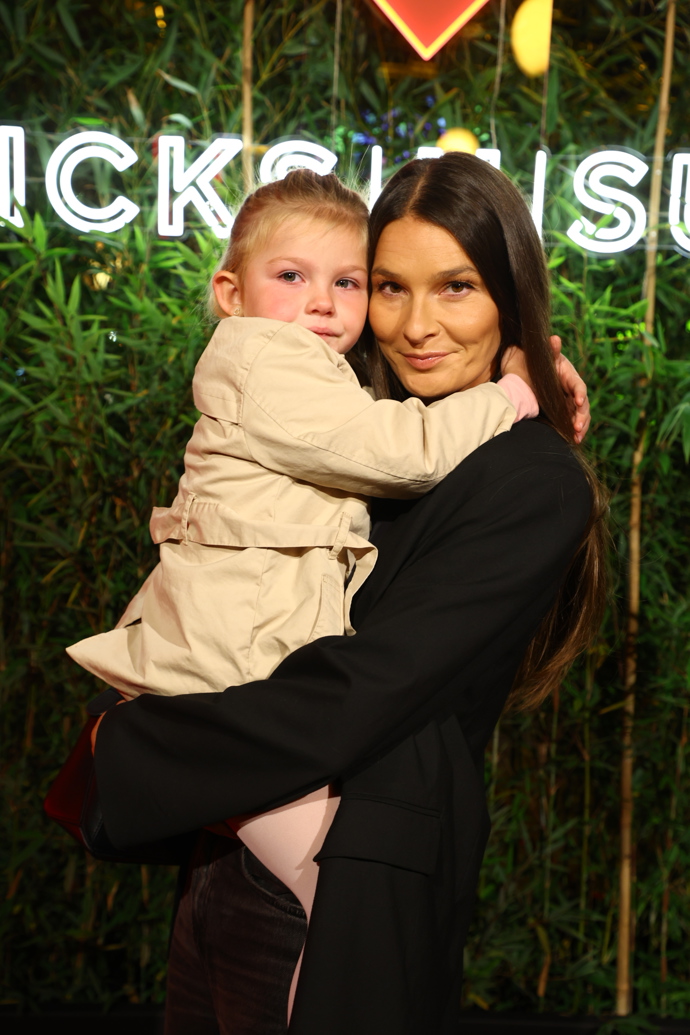 Modelka Nikol Švantnerová vyvedla na večírek svoji tříletou dceru Miu.