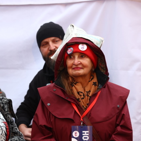 Eva Holubová na demonstraci Ruce pryř od médií veřejné služby.