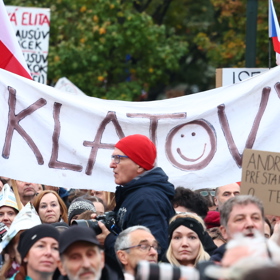 Demonstrace na Staroměstském náměstí.
