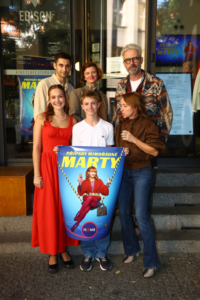Herci ze seriálu Případy mimořádné Marty společně zapózovali před premiérou.