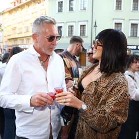 Daniela Zálešáková a Josef Smolik si vychutnali welcome drink.