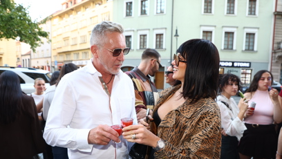 FOTO: Daniela Zálešáková a Josef Smolik si vychutnali welcome drink.