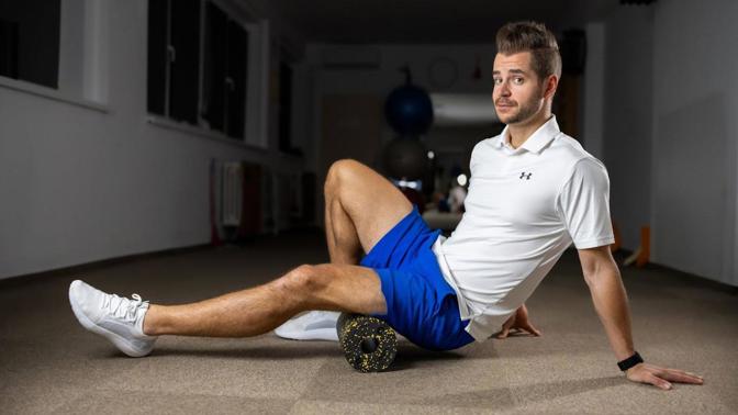 Specialista na pohybovou terapii Tomáš First vysvětluje, co stojí za bolestmi zad u žen Specialista na pohybovou terapii Tomáš First vysvětluje, co stojí za bolestmi zad u žen