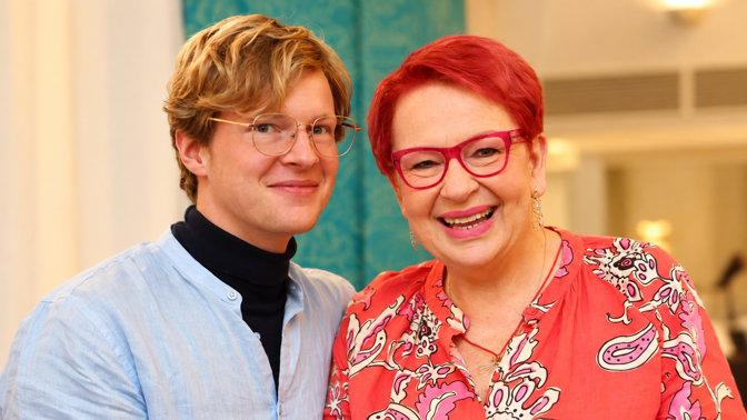 Mirka van Gils Slavíková oslavila 50 let v cukrařině novou kuchařkou: Na křtu ukázala i talentovaného syna Matěje