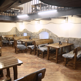Interiér restaurace Bašta v Bílině.