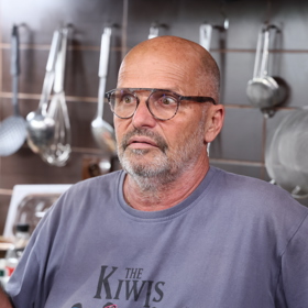 Zdeněk Pohlreich komentoval vybavení kuchyně.