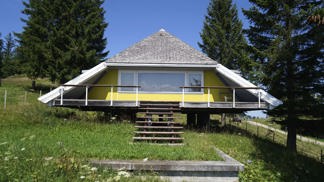 Chata jako fenomén: Výstava mapuje architekturu rekreačního bydlení