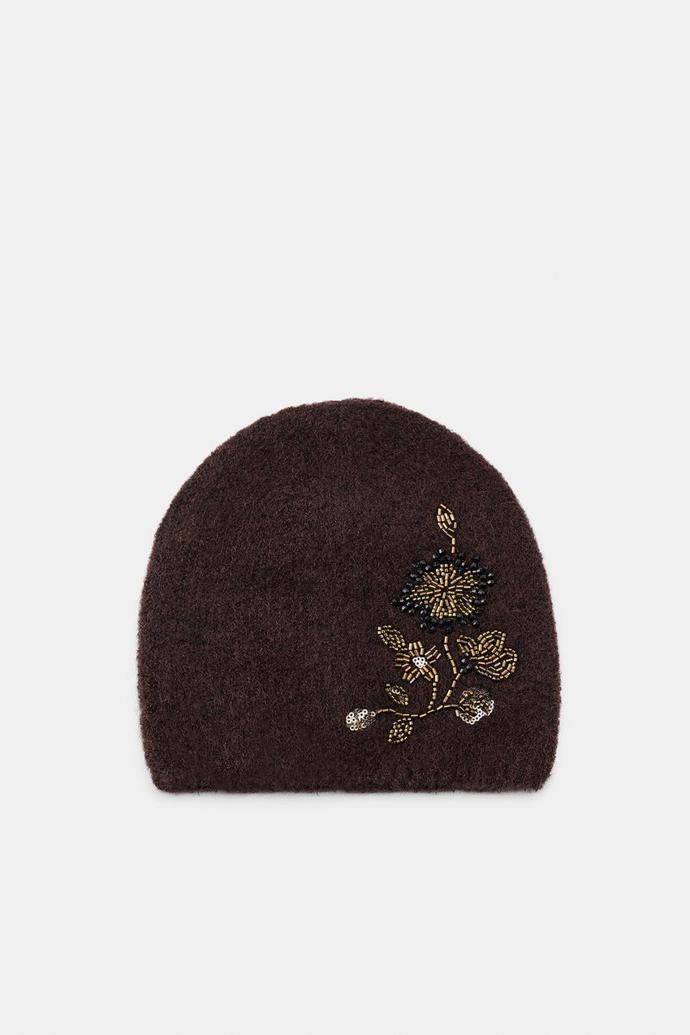 Úpletová čepice beanie s květinovou výšivkou a korálky, Zara, 649 Kč