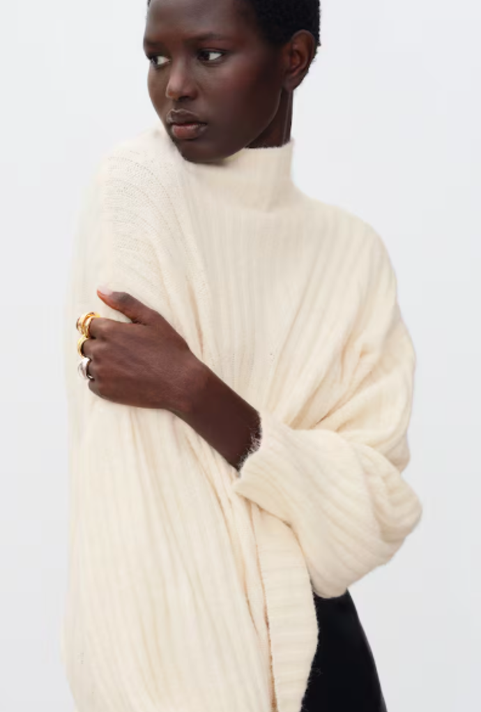 Žebrovaný úplet, H&M, 749 Kč Žebrovaný úplet, H&M, 749 Kč