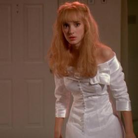 Při natáčení filmu Střihoruký Edvard (1990) se zamilovala do své první osudové lásky - Johnnyho Deppa.