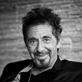 Al Pacino se v mládí nechal vydržovat od starší dámy. Za bydlení a veškeré služby jí poskytl své tělo.